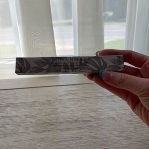 Black Water Resistant Liquid Eyeliner Pen